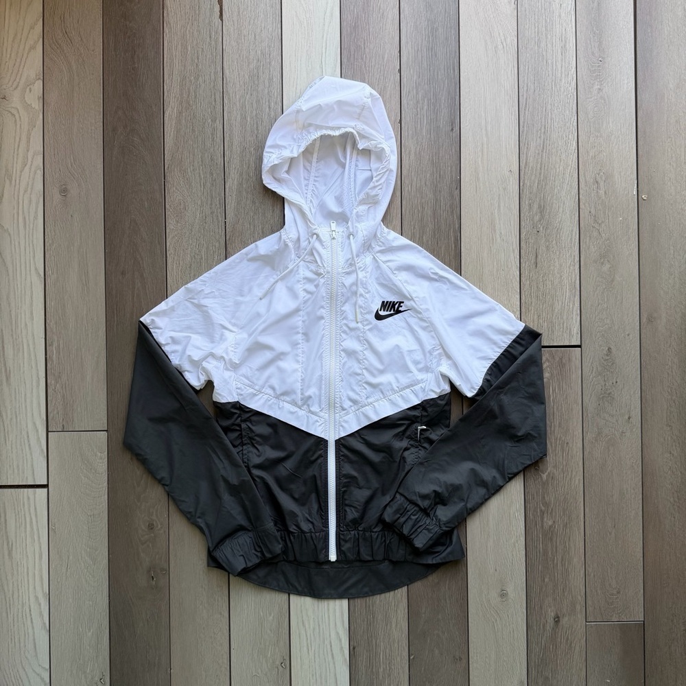 Nike Women's Sportswear Windrunner Jacket | Size: XS